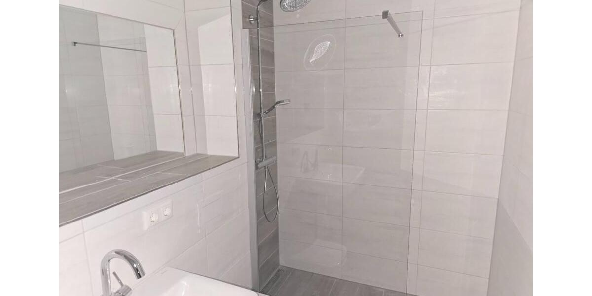 Helle 2-Zimmer-Dachgeschosswohnung mit Balkon in Raderberg 2 zimmer