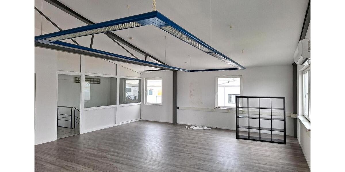 Geräumiges Büro zimmer