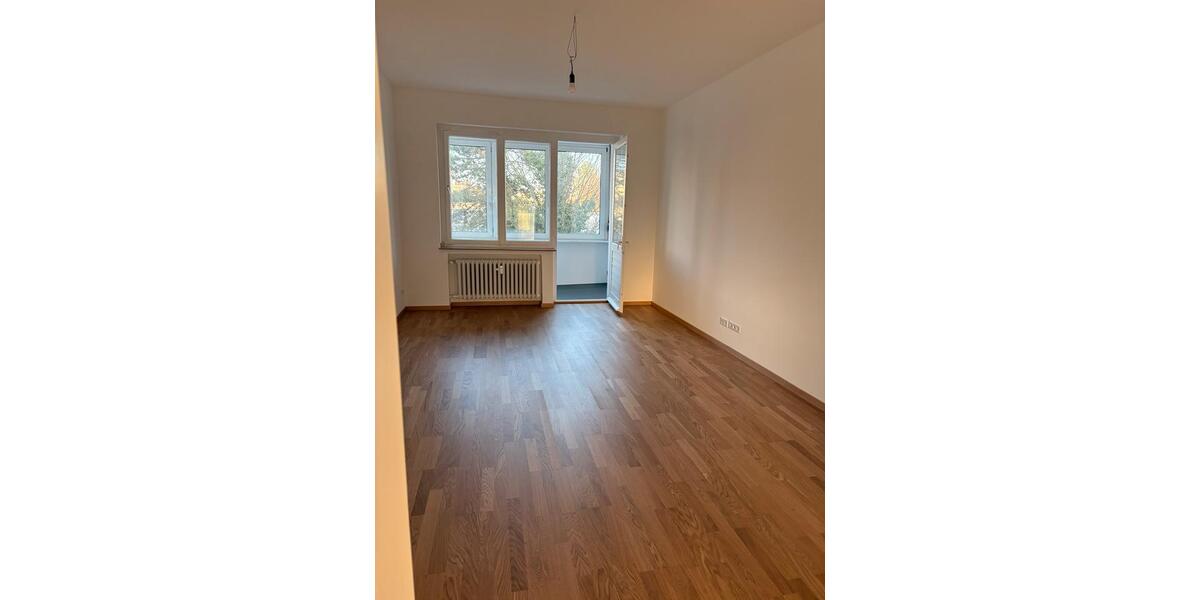Etagenwohnung Düsseldorf Derendorf - 3 Zimmer, 96 m&sup2;, 1.750&euro; | Angebot:25612873