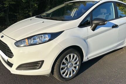 Ford Fiesta 37.200 km 7.990 € Niederkassel 53859