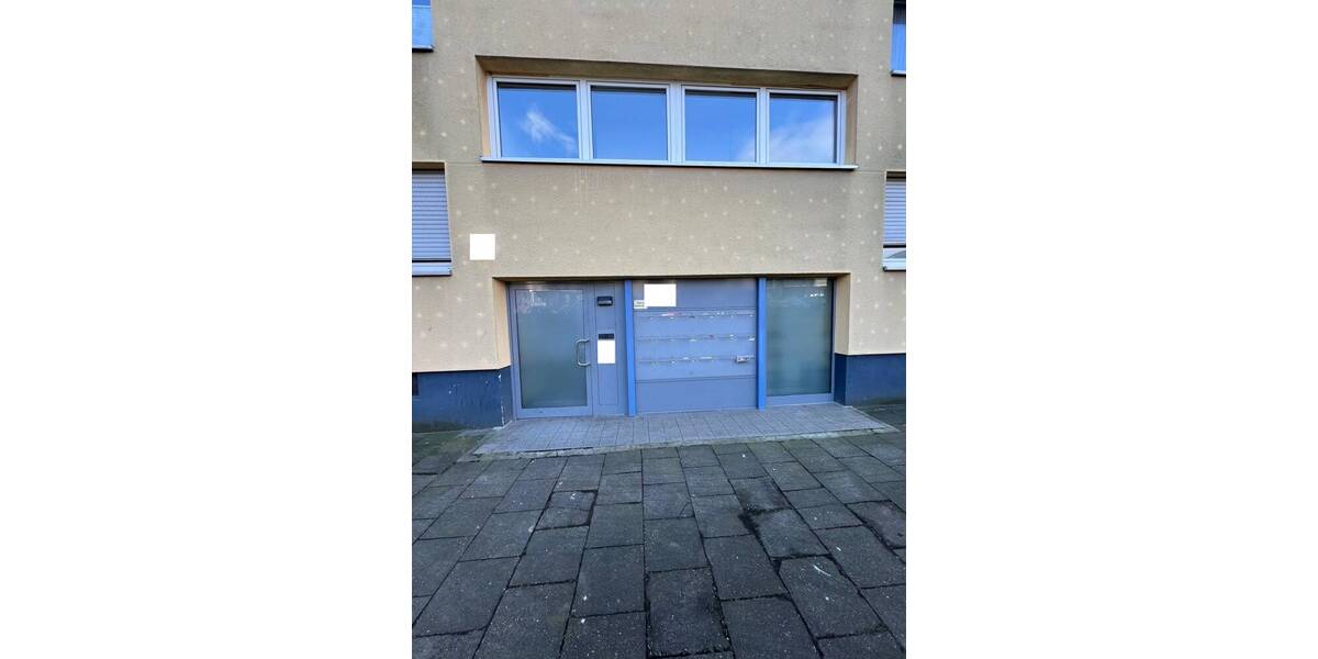 3 Zimmer Erdgeschosswohnung mit windgeschützter Loggia! 3 zimmer