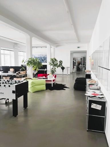 Heller Loft-Schreibtischplatz im Unterbilk – kreativ & flexibel arbeiten zimmer