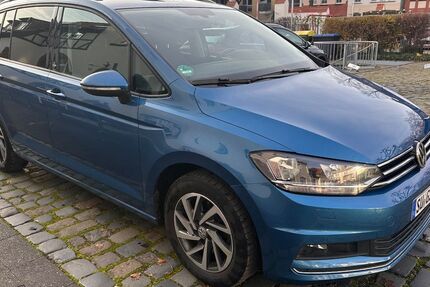 VW Touran 113.000 km 13.999 &euro; Troisdorf 53842