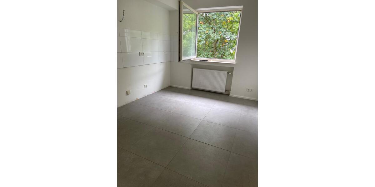 EXKLUSIVE, KERNSANIERTE SINGLE WOHNUNG IN ZENTRALER LAGE ! 1 zimmer