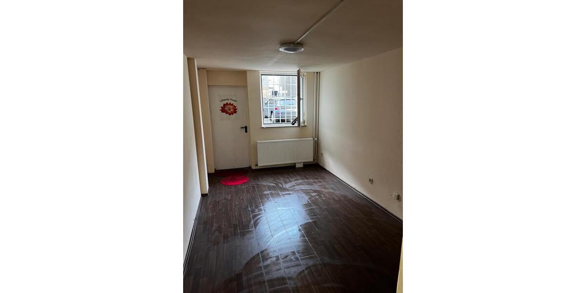 Großes Gewerbelokal 500 m² zu vermieten zimmer