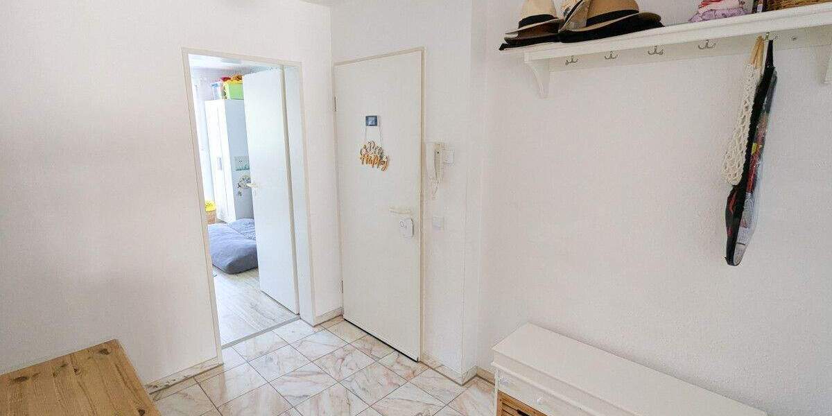 Top-Wohnung mit Aufzug, Klima, Balkon, Dachterrasse und Pkw-Stellplatz in Grevenbroich 4 zimmer