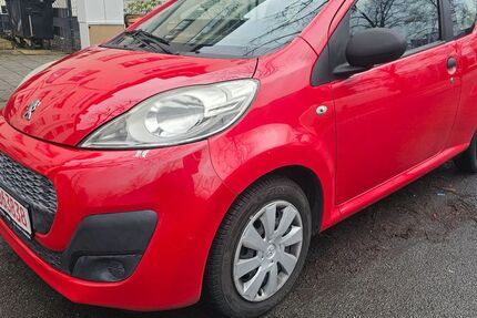 Peugeot 107 98.000 km 2.890 &euro; Köln 50739