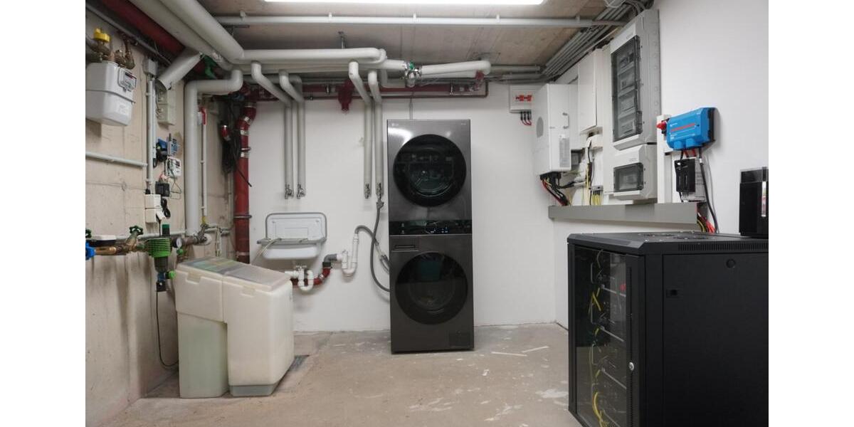 Reiheneckhaus mit Doppelgarage, Garten, PV-Anlage, Speicher 4 zimmer