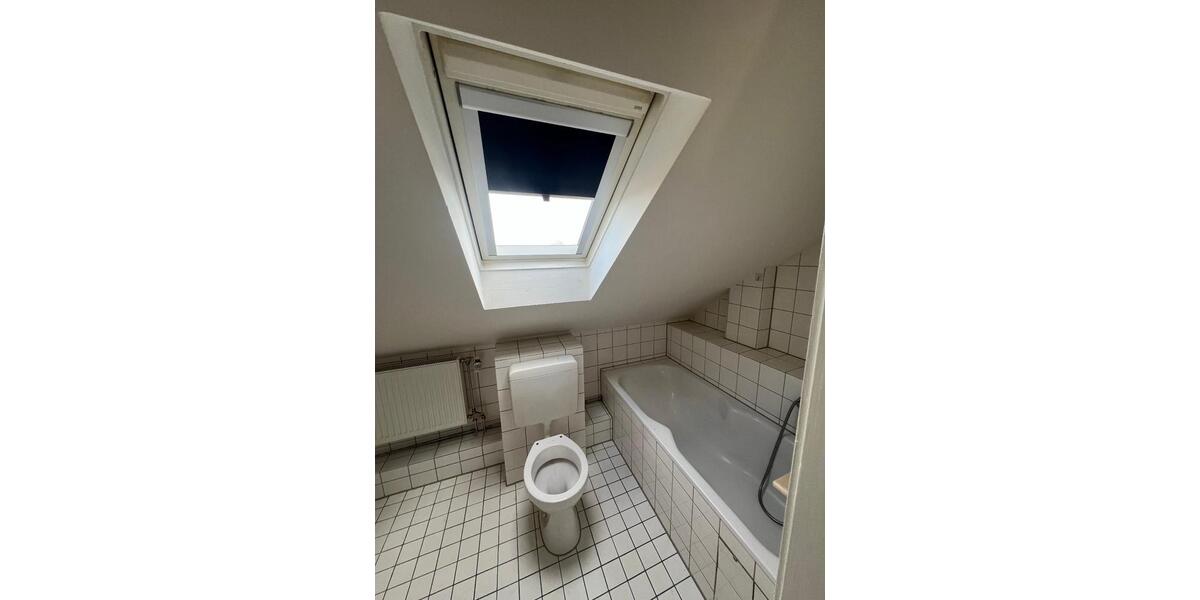 Dachgeschoßwohnung Leichlingen (Rheinland) - 2 Zimmer, 40 m&sup2;, 380&euro; | Angebot:24674225