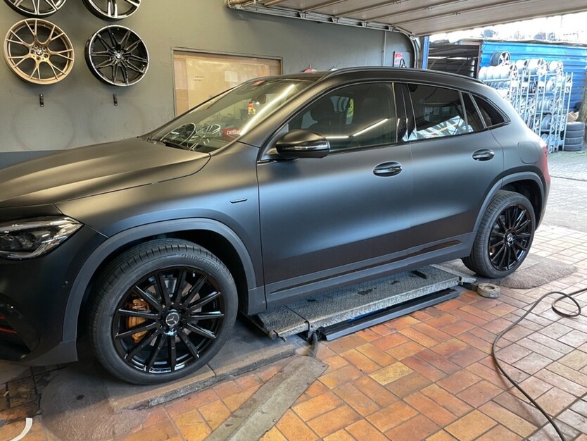 Mercedes-Benz GLA-Klasse 60.000 km 45.000 € Düsseldorf 40213