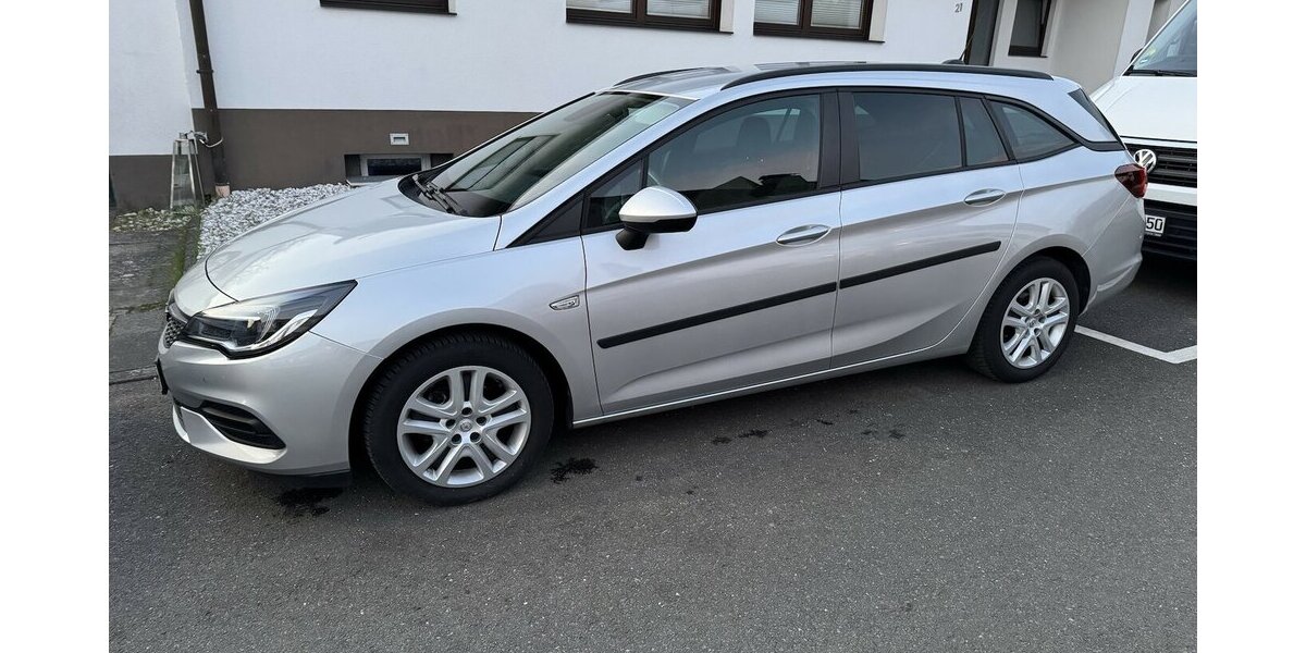 Opel Astra Klima Navi Temp CarPlay 1.Hd 37.000 km !!! 37.000 km 12.750 &euro; Erftstadt 50374