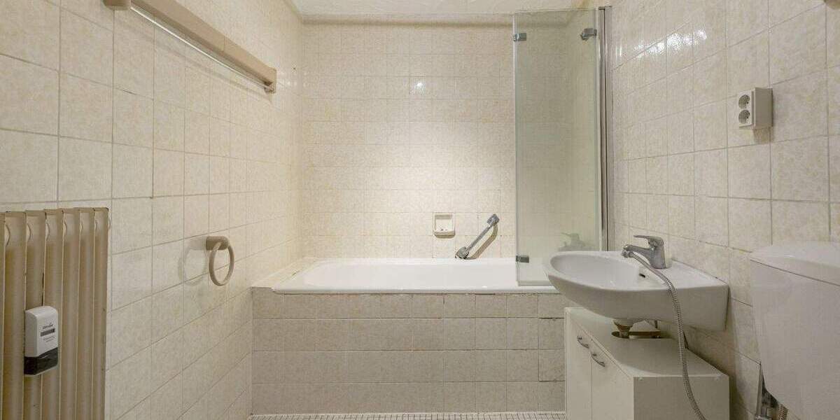 Etagenwohnung Bergheim Ahe - 4 Zimmer, 90 m&sup2;, 110.000&euro; | Angebot:23961489