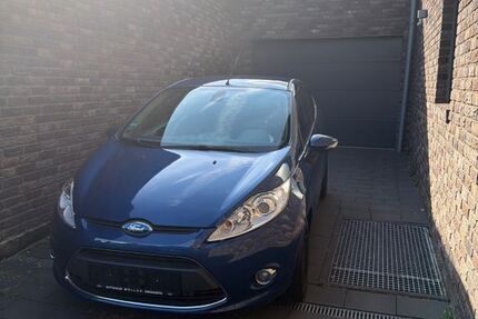 Ford Fiesta 97.210 km 3.290 &euro; Dormagen 41542