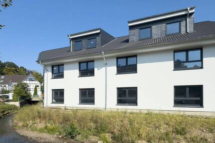 *Gemütlich und attraktiv mit Balkon und Stellplatz* 4 zimmer