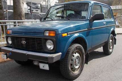 Lada Niva 105.000 km 4.950 € Siegburg 53721