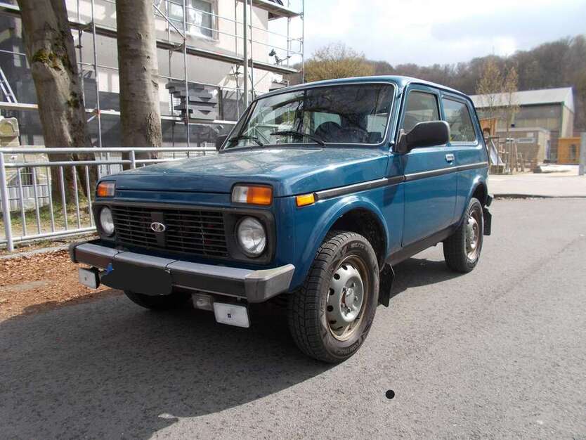 Lada Niva 105.000 km 4.950 € Siegburg 53721