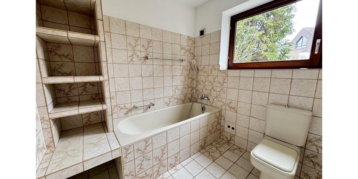 Erdgeschoßwohnung Bergisch Gladbach Paffrath - 3 Zimmer, 109 m&sup2;, 1.450&euro; | Angebot:25271153