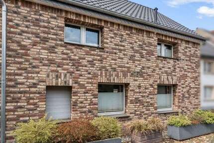 Haus zum Kaufen in Dormagen 699.000 € 233.99 m² 8 zimmer