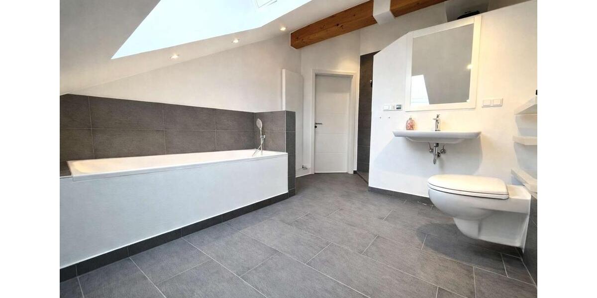 Traumhaft schöne Mietwohnung mit Stellplatz in Pulheim 3 zimmer