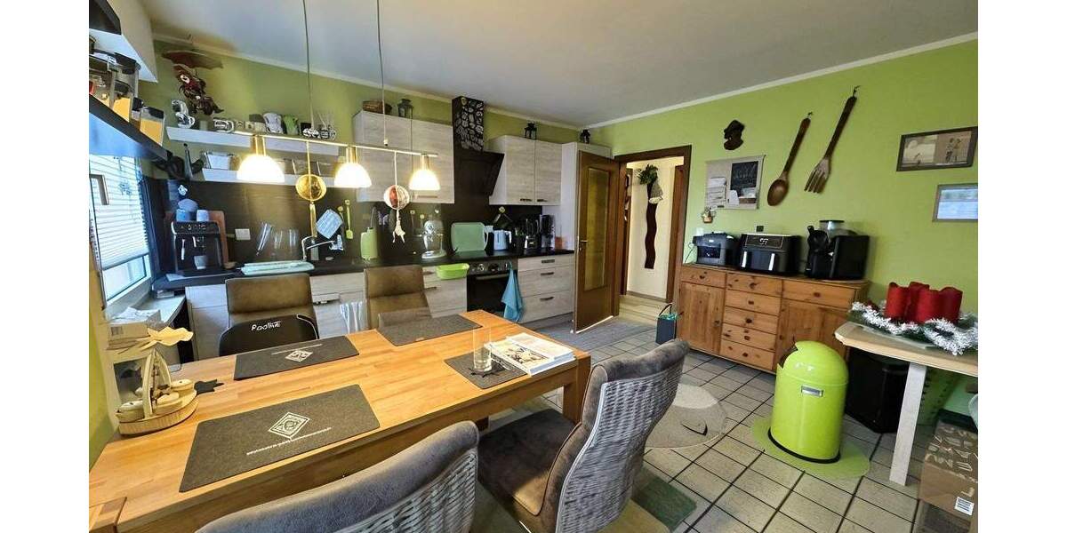 Etagenwohnung Wermelskirchen - 3 Zimmer, 95 m&sup2;, 245.000&euro; | Angebot:25390897