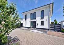 Haus zum Mieten in Niederkassel 2.200 € 160 m²