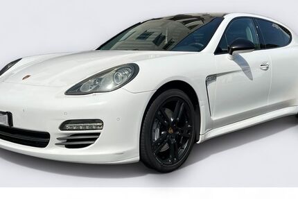 Porsche Panamera 131.000 km 27.950 &euro; Köln 51105