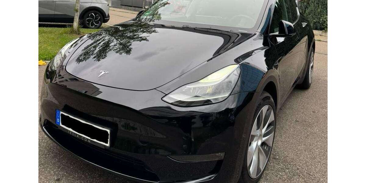 Tesla Model Y 28.000 km 39.000 € Köln 51103