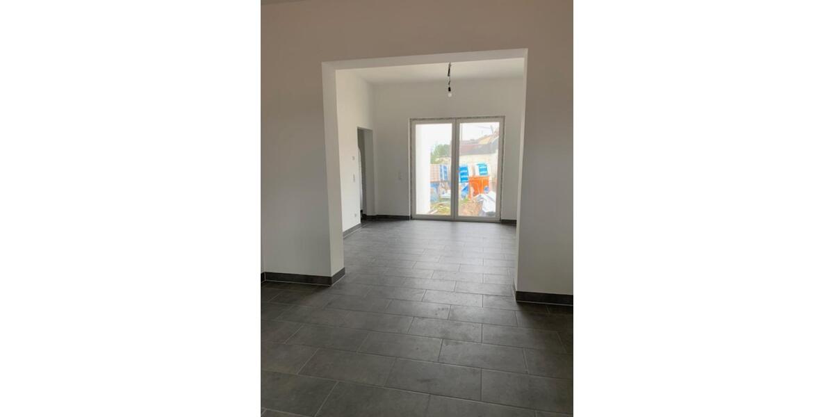 Doppelhaushälfte Rommerskirchen - 6 Zimmer, 140 m&sup2;, 1.700&euro; | Angebot:25274628