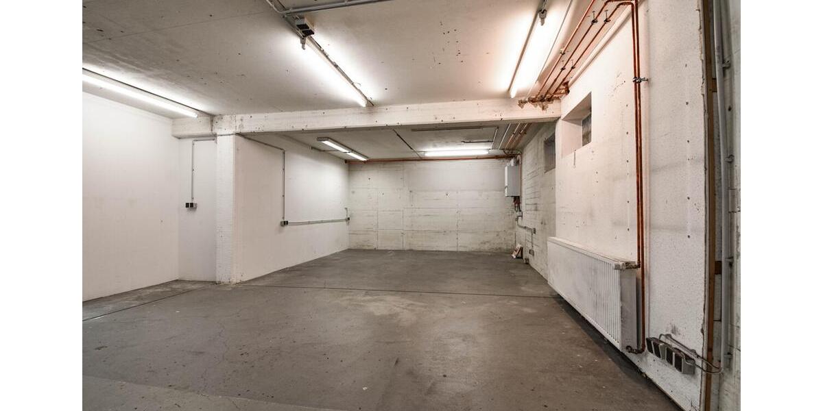 Ladenlokal! Praxis! Büro! Lager! Werkstatt. Hier ist alles möglich. Zentral. Ca. 353m². Teilbar. zimmer