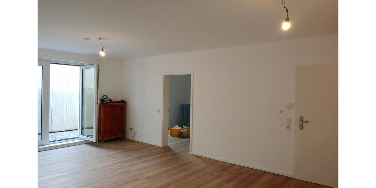Bergheim Stadt, Souterrain Wohnung, 2 Zimmer Terrasse, Stellplatz 2 zimmer