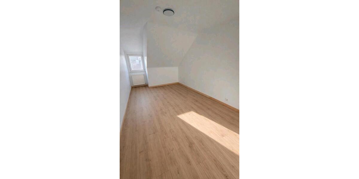 Dachgeschoßwohnung Remscheid - 3 Zimmer, 70 m&sup2;, 145.000&euro; | Angebot:26989848
