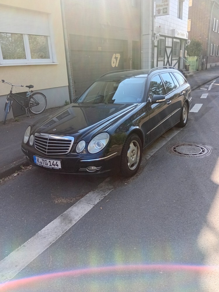 Mercedes-Benz E 280 Combi 4 Matic 271.788 km 3.400 € Köln 50667