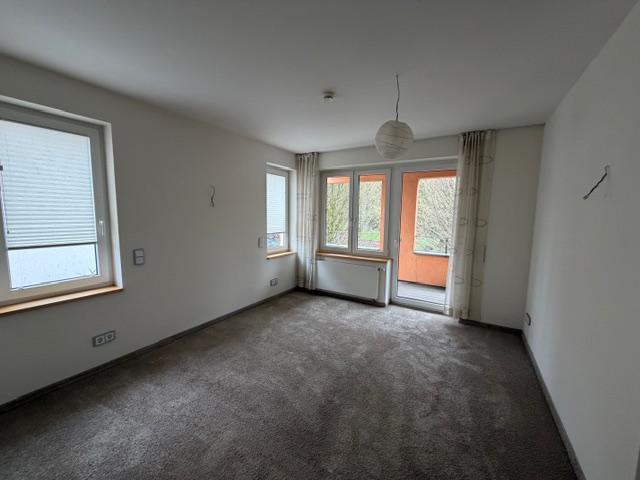 Etagenwohnung Solingen - 3 Zimmer, 105 m&sup2;, 1.350&euro; | Angebot:25571572
