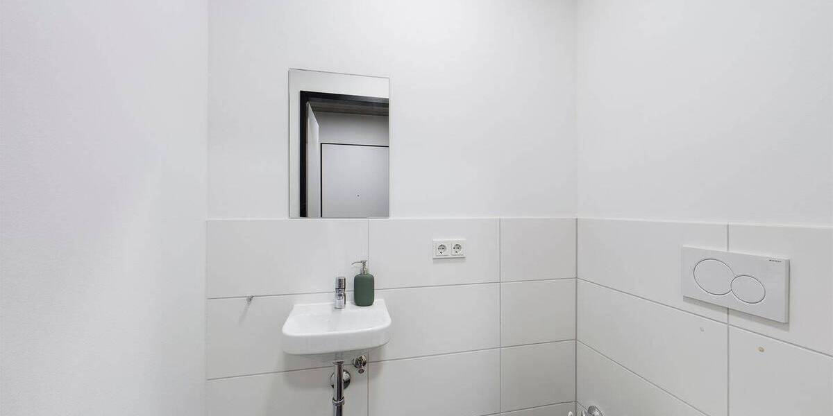 DIE ZIMMEREI | Schickes + möbliertes WG-Zimmer für Studierende & Azubis in Deutz | Shared Bude 1 zimmer