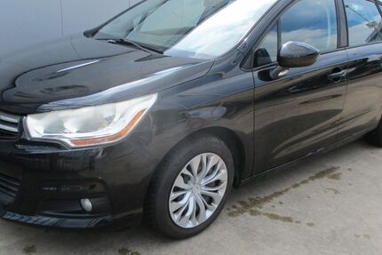 Citroen C4 121.789 km 3.370 &euro; Köln 51105