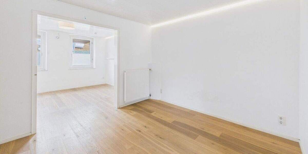 Altbau trifft Moderne - stilvoll sanierte Doppelhaushälfte in Fliesteden 8 zimmer