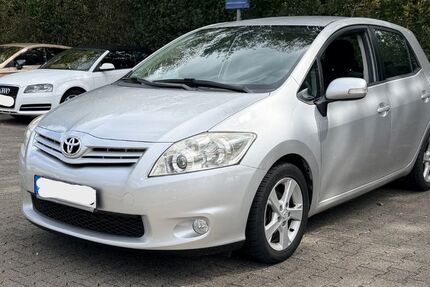Toyota Auris 91.400 km 6.000 &euro; Koln 51143