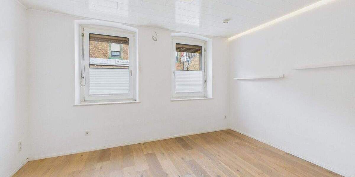 Altbau trifft Moderne - stilvoll sanierte Doppelhaushälfte in Fliesteden 8 zimmer