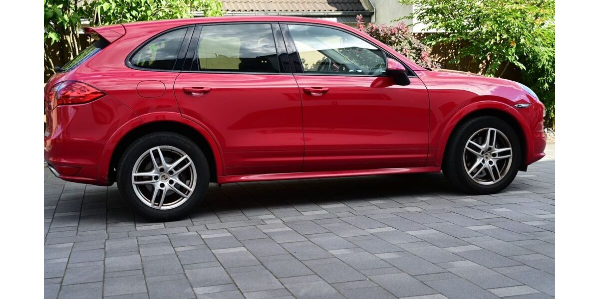 Porsche Cayenne 178.000 km 22.500 &euro; Solingen 42653