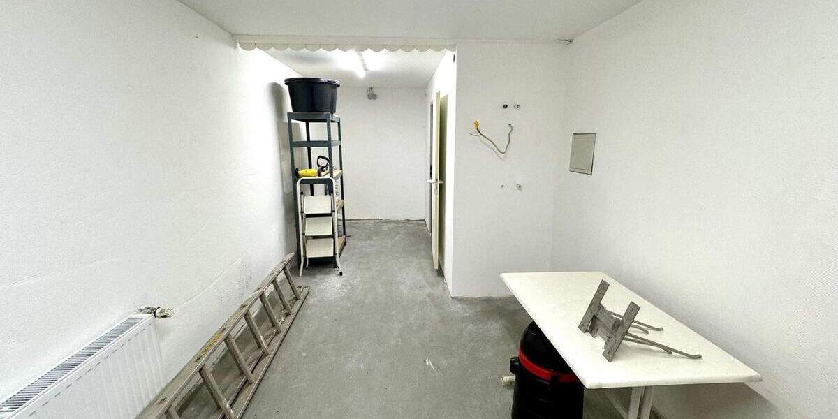 Großes Einfamilienhaus mit Einliegerwohnung und Nebenhaus in Quettingen 6 zimmer