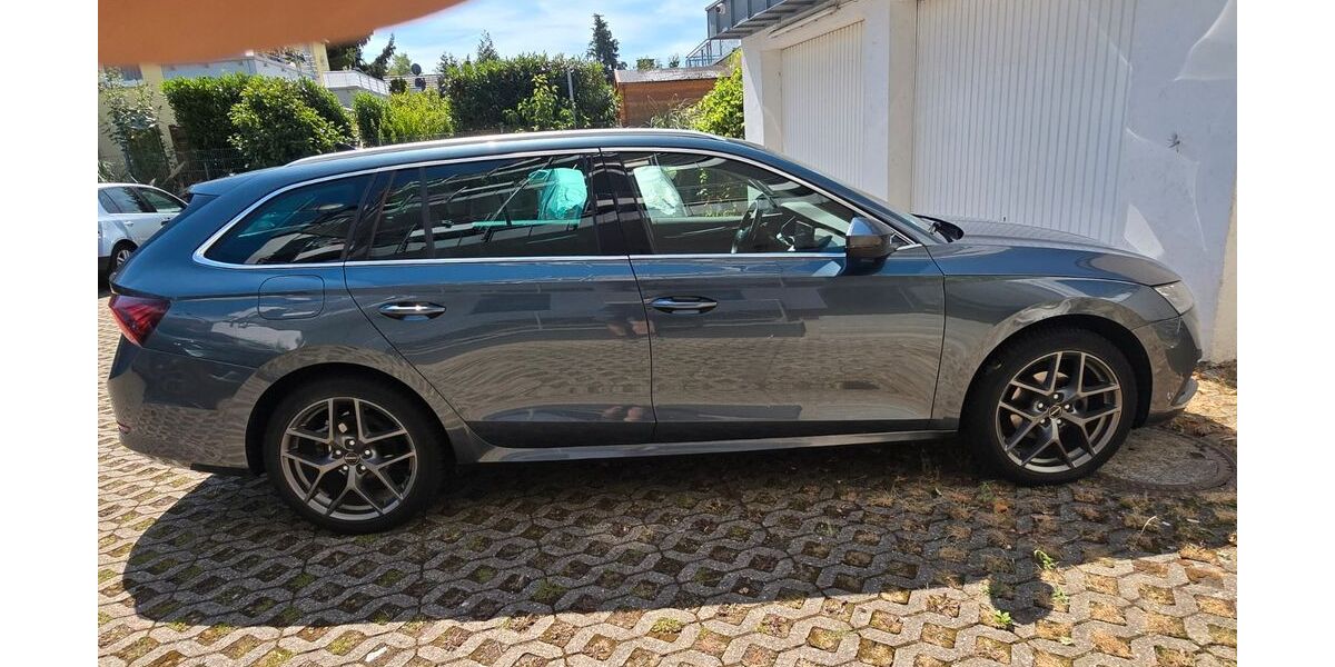 Skoda Octavia 136.500 km 16.800 &euro; Troisdorf 53842