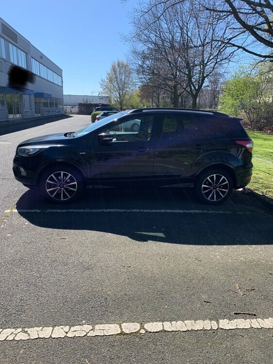 Ford Kuga 61.400 km 18.800 € Neuss 41460