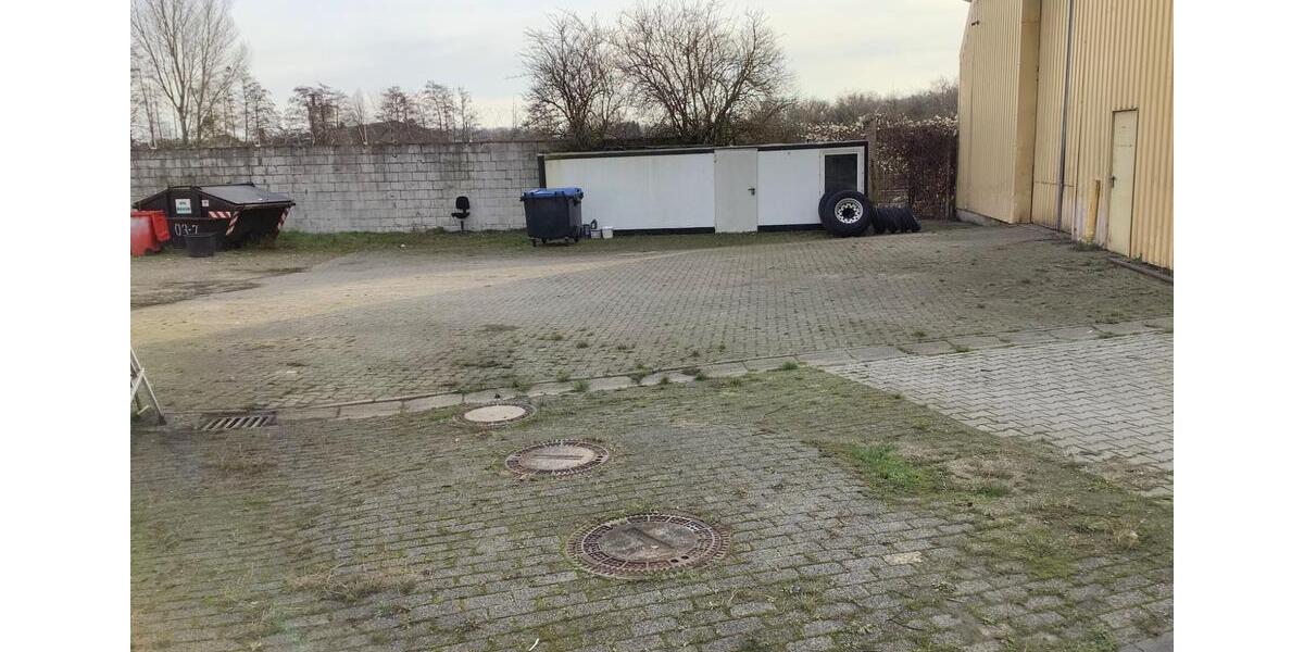 225qm Lagerhalle Blechhalle mit ca. 900qm Freifläche zimmer