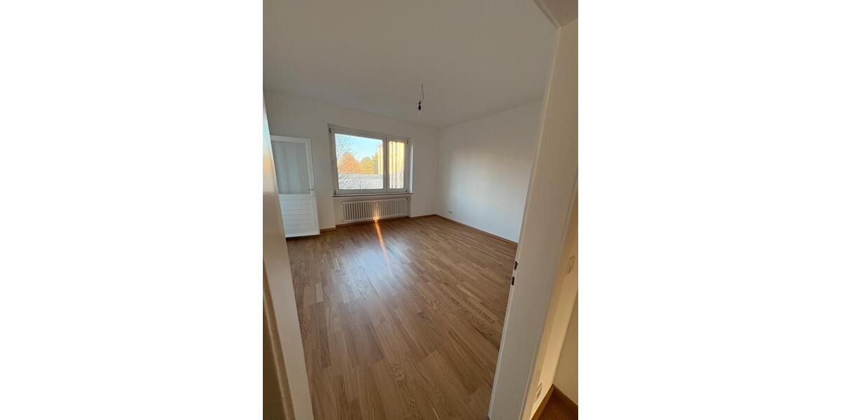 Etagenwohnung Düsseldorf Derendorf - 3 Zimmer, 96 m&sup2;, 1.750&euro; | Angebot:25612873