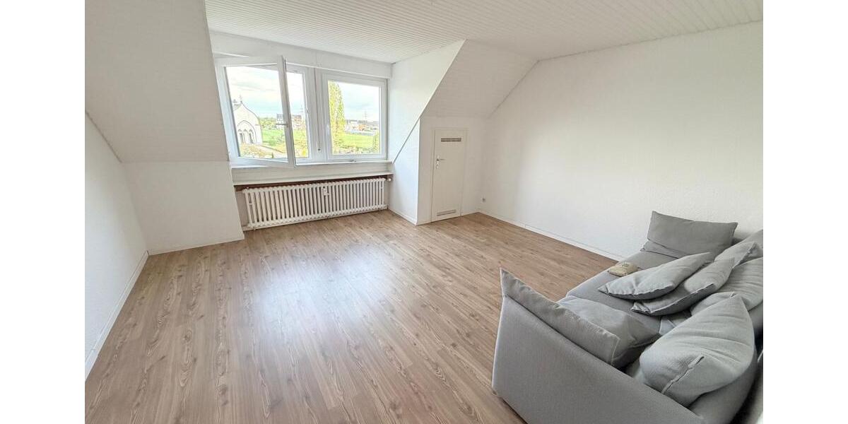 Dachgeschoßwohnung Düsseldorf Stadtbezirk 9 - 2 Zimmer, 51 m&sup2;, 880&euro; | Angebot:26255962