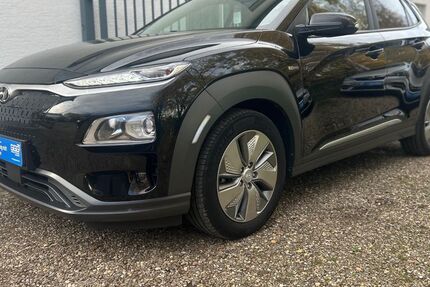 Hyundai KONA 91.112 km 17.299 € Langenfeld 40764