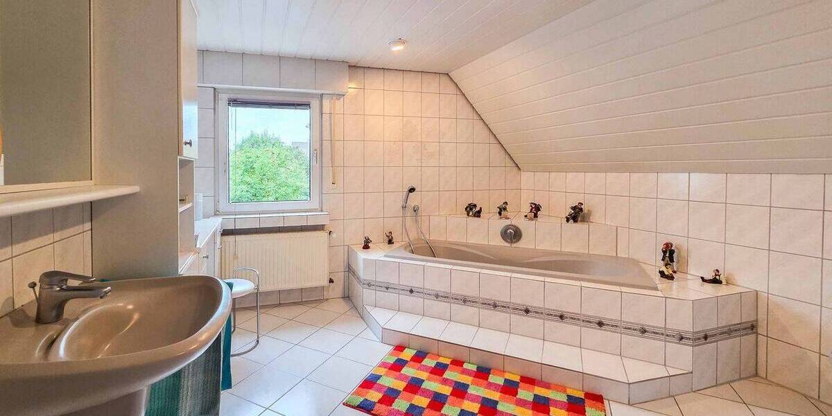 Mehrfamilienhaus, Wohnhaus Troisdorf Bergheim - 8 Zimmer, 204 m&sup2;, 449.000&euro; | Angebot:26204644