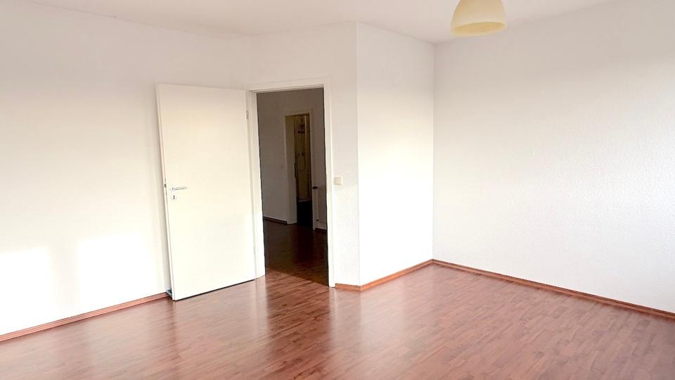 Erste eigene Bude oder Traumpaar-Nest? Schicke Dachgeschosswohnung mit gr. Balkon, BM-City – jetzt frei! 2 zimmer