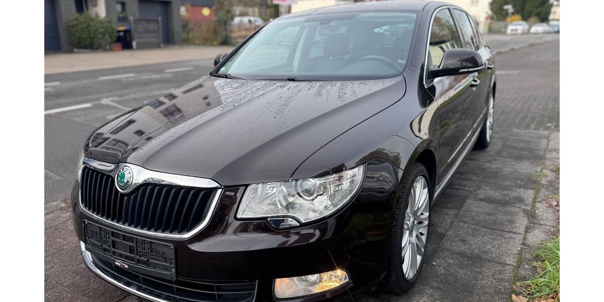 Skoda Superb 158.927 km 8.450 &euro; Hilden 40723