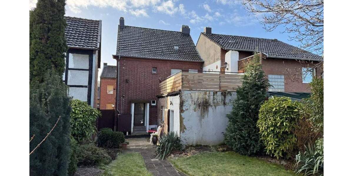 schönes, ruhig gelegenes Einfamilienhaus mit großem Garten zu verkaufen! 7 zimmer